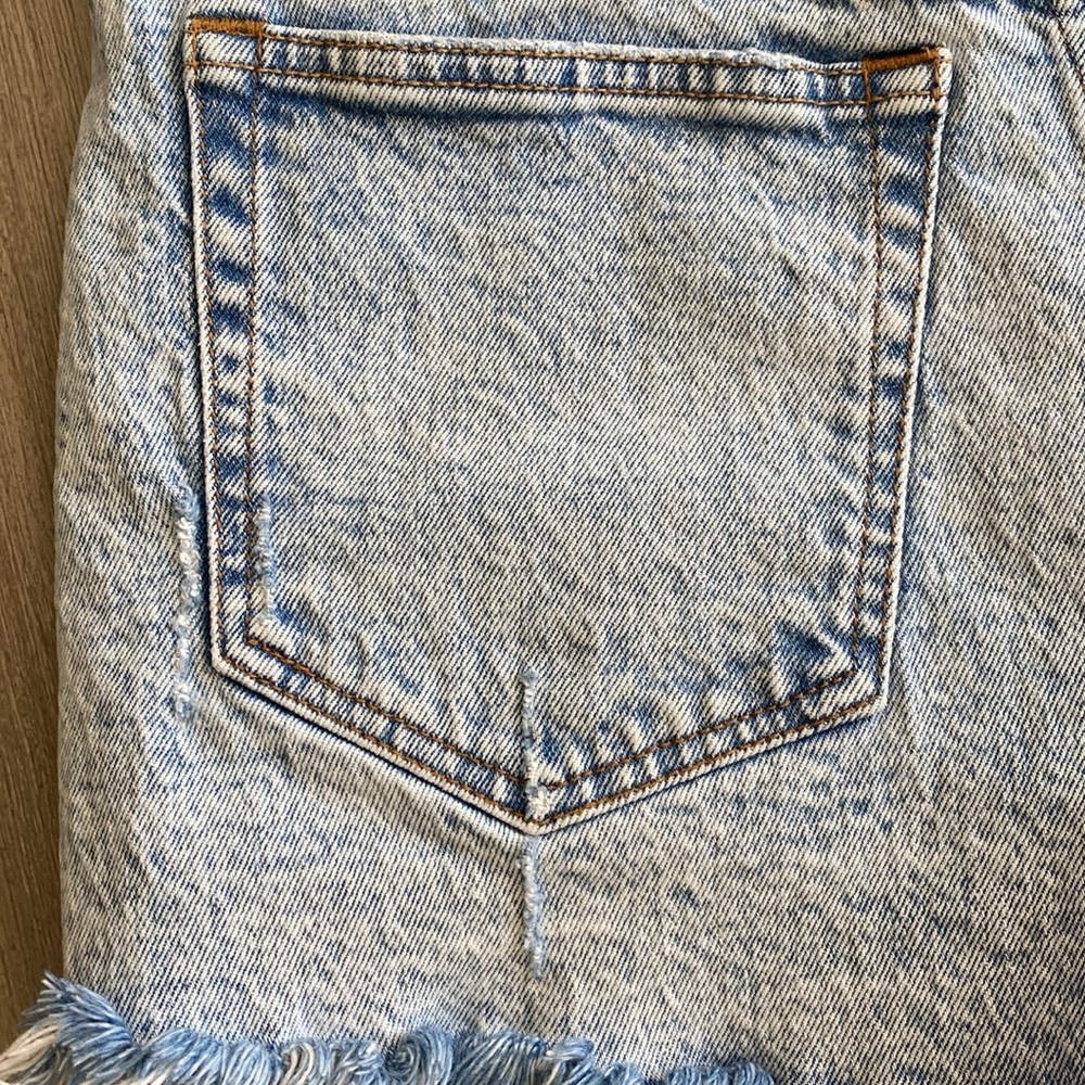 Abercrombie and Fitch Shorts - Picture 7 of 8